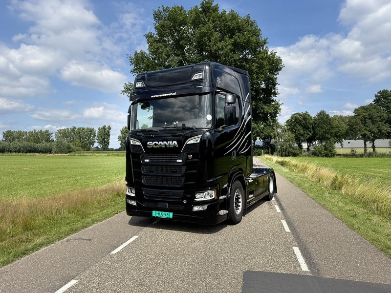Scania S520 V8 4x2 Full Air - Automaat - Retarder - Euro 6 - I Park Cool - 2018 - Exhaust Pipe - TUV 02-2026 - Cabeza tractora: foto 1 Scania S520 V8 4x2 Full Air - Automaat - Retarder - Euro 6 - I Park Cool - 2018 - Exhaust Pipe - TUV 02-2026 - Cabeza tractora: foto 1