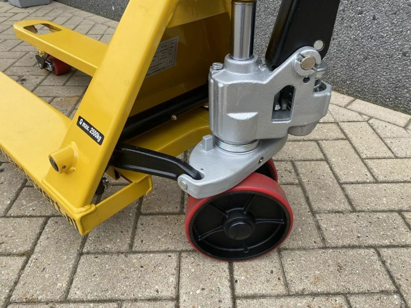 Diversen palletwagen handpalletwagen pompwagen 2.5 ton transpallet - Transpaleta: foto 4 Diversen palletwagen handpalletwagen pompwagen 2.5 ton transpallet - Transpaleta: foto 4