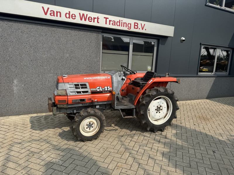 Kubota mini tractor KUBOTA GL 23D 4x4 powershift hefinrichting DIESEL - Mini tractor: foto 3 Kubota mini tractor KUBOTA GL 23D 4x4 powershift hefinrichting DIESEL - Mini tractor: foto 3