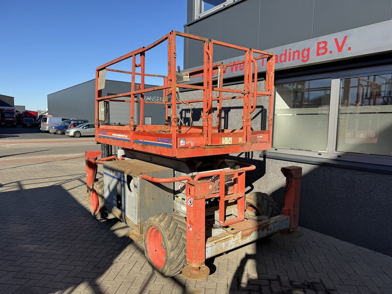 Skyjack SJ 6832RT 2012 4X4 Kubota Diesel 11.7M Werkhoogte - Plataforma de tijeras: foto 5 Skyjack SJ 6832RT 2012 4X4 Kubota Diesel 11.7M Werkhoogte - Plataforma de tijeras: foto 5