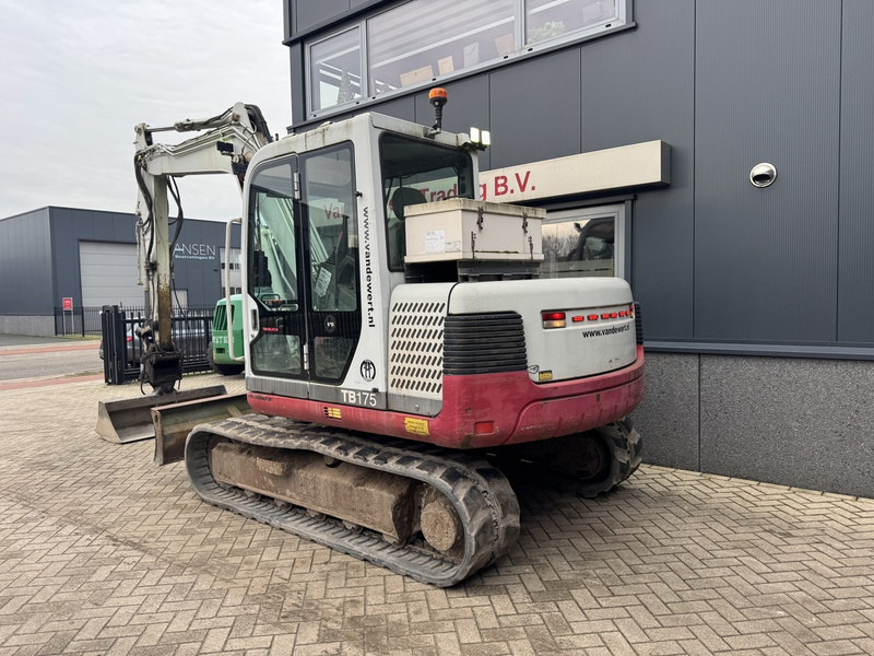 Takeuchi TB175 Graafmachine Rups 2008 Yanmar Diesel inclusief 5 bakken + palletvork - Excavadora de cadenas: foto 4 Takeuchi TB175 Graafmachine Rups 2008 Yanmar Diesel inclusief 5 bakken + palletvork - Excavadora de cadenas: foto 4