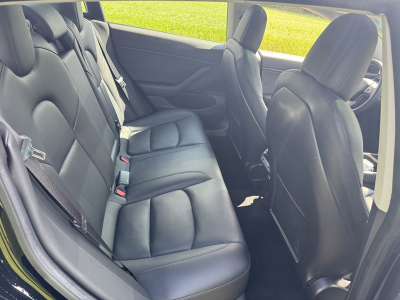 Sedan Tesla Model 3: foto 8