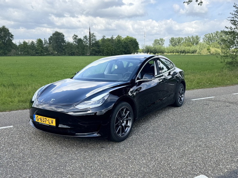 Tesla Model 3 - Coche: foto 2 Tesla Model 3 - Coche: foto 2