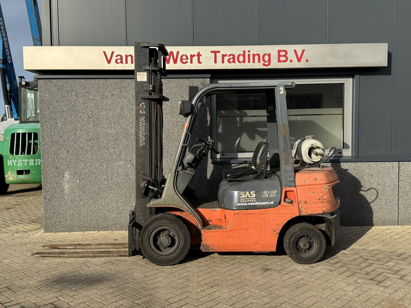 Toyota 42-7FGF25 duplo 400 3e / 4e Functie LPG 2001 - Carretilla elevadora de gas: foto 1 Toyota 42-7FGF25 duplo 400 3e / 4e Functie LPG 2001 - Carretilla elevadora de gas: foto 1