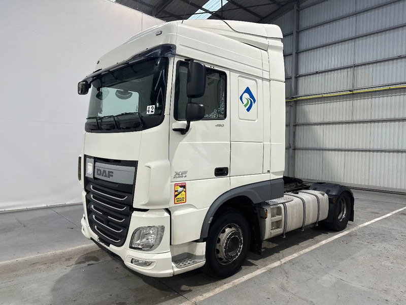 DAF XF 106.460 Spacecab - Cabeza tractora: foto 1 DAF XF 106.460 Spacecab - Cabeza tractora: foto 1