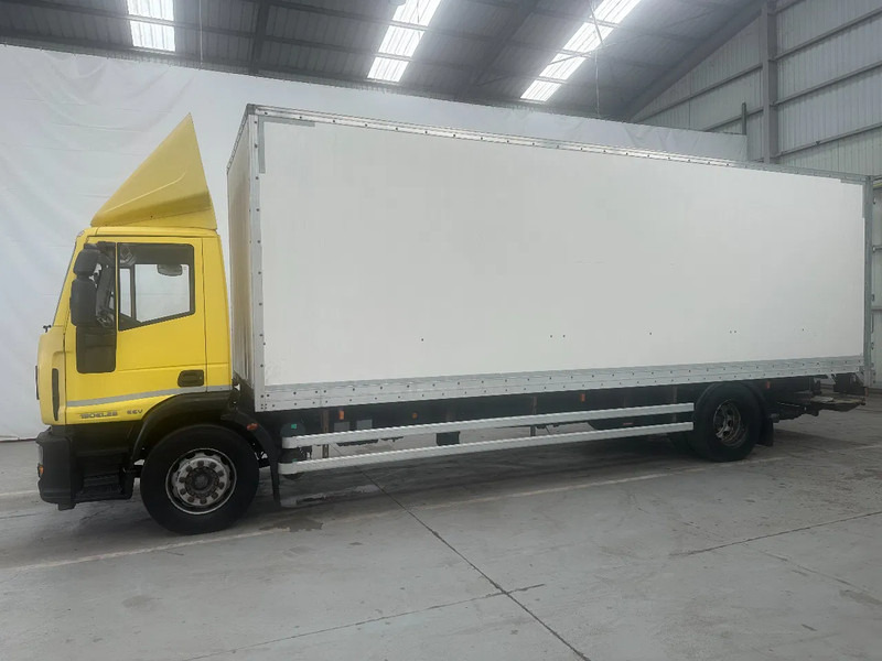 Iveco Eurocargo 190EL28 EURO 5 EEV 272000 km - Camión caja cerrada: foto 2 Iveco Eurocargo 190EL28 EURO 5 EEV 272000 km - Camión caja cerrada: foto 2