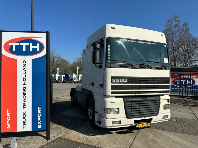 Cabeza tractora DAF XF95.430 SpaceCab Manual gearbox Euro2: foto 1