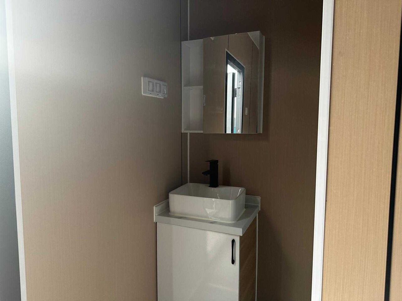 03-2024 - Container House with Bathroom 40 ft HQ / 12 M - Contenedor marítimo: foto 5 03-2024 - Container House with Bathroom 40 ft HQ / 12 M - Contenedor marítimo: foto 5