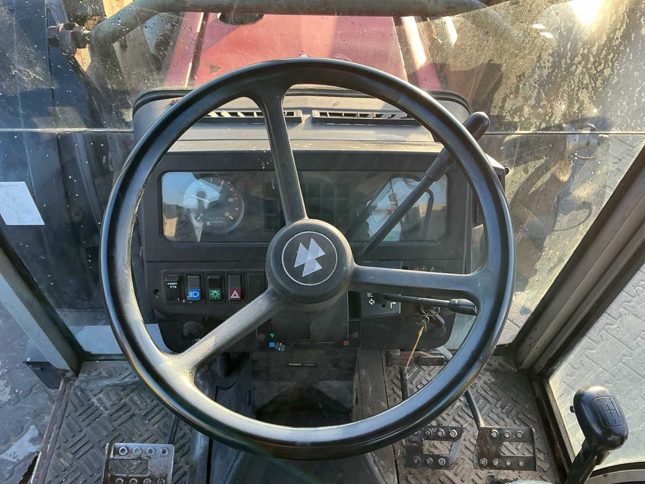 Tractor 1996 MASSEY FERGUSON 399 FOUR WHEEL DRIVE FARM TRACTOR: foto 17