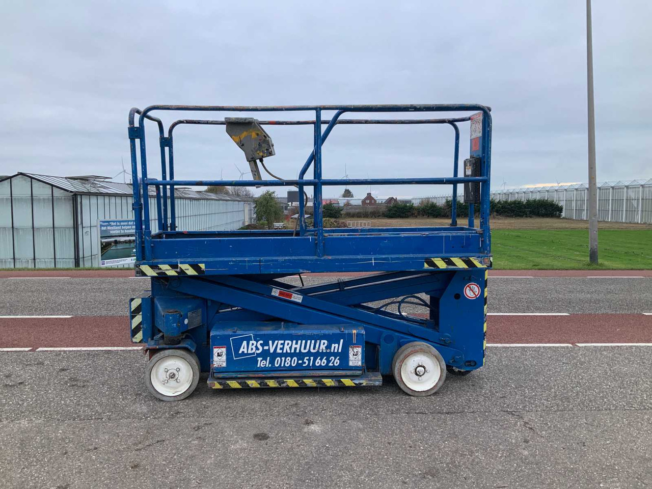 1999 UPRIGHT SL20 AERIAL PLATFORM - Plataforma elevadora: foto 2 1999 UPRIGHT SL20 AERIAL PLATFORM - Plataforma elevadora: foto 2