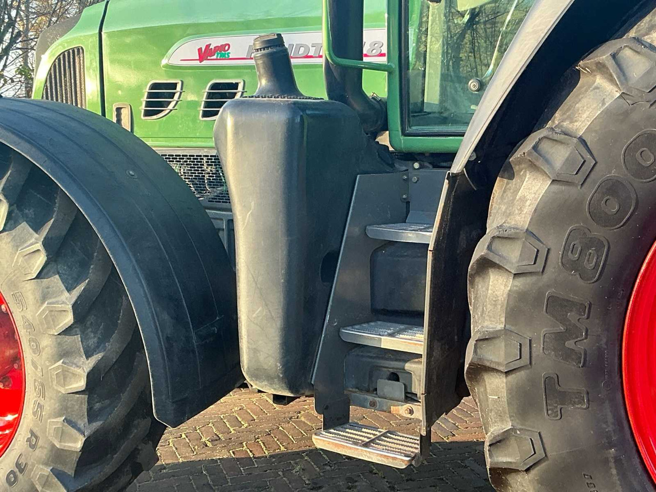 Tractor 2004 FENDT 818 VARIO TMS ALL-WHEEL DRIVE FARM TRACTOR: foto 17 Tractor 2004 FENDT 818 VARIO TMS ALL-WHEEL DRIVE FARM TRACTOR: foto 17