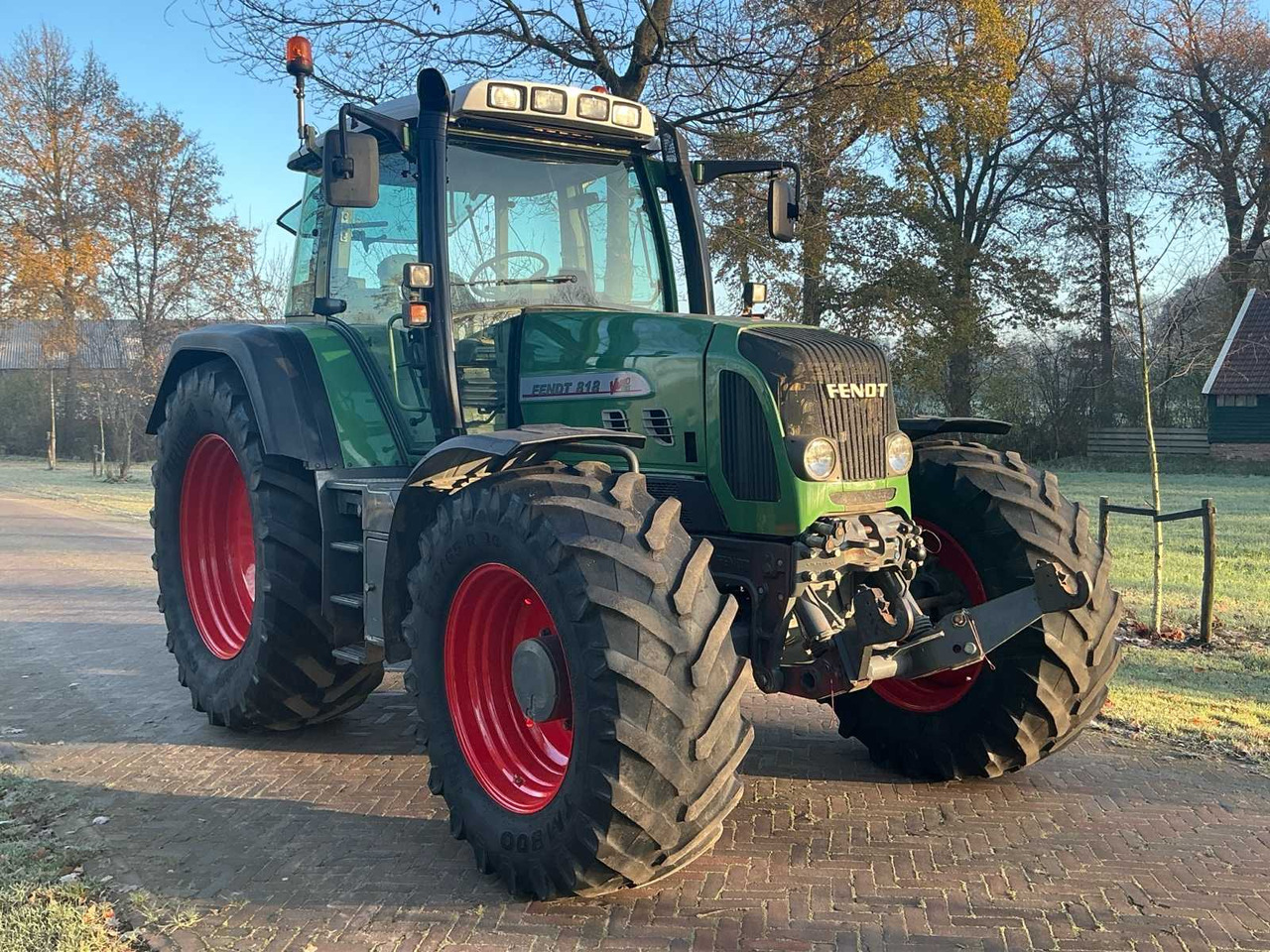 Tractor 2004 FENDT 818 VARIO TMS ALL-WHEEL DRIVE FARM TRACTOR: foto 7 Tractor 2004 FENDT 818 VARIO TMS ALL-WHEEL DRIVE FARM TRACTOR: foto 7