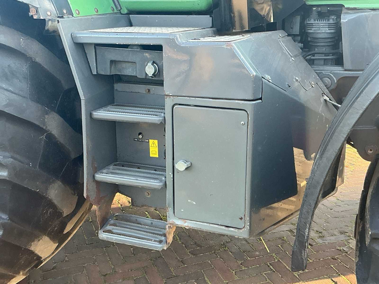 Tractor 2004 FENDT 818 VARIO TMS ALL-WHEEL DRIVE FARM TRACTOR: foto 19 Tractor 2004 FENDT 818 VARIO TMS ALL-WHEEL DRIVE FARM TRACTOR: foto 19