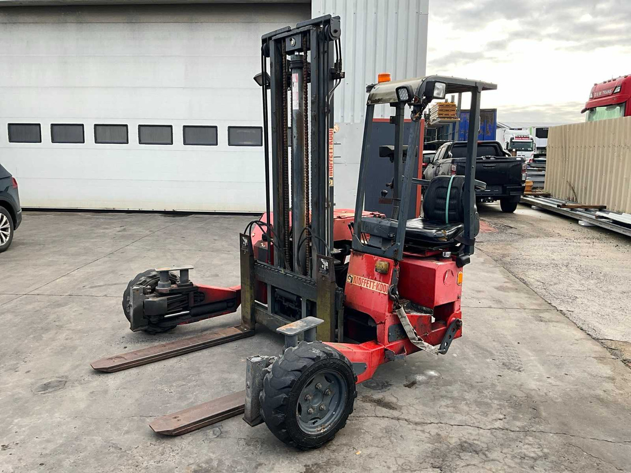 2005 MOFFET CAGE M3-20.4 TAKEAWAY FORKLIFT - Carretilla elevadora: foto 1 2005 MOFFET CAGE M3-20.4 TAKEAWAY FORKLIFT - Carretilla elevadora: foto 1