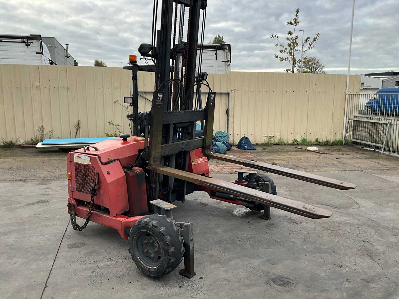 2005 MOFFET CAGE M3-20.4 TAKEAWAY FORKLIFT - Carretilla elevadora: foto 4 2005 MOFFET CAGE M3-20.4 TAKEAWAY FORKLIFT - Carretilla elevadora: foto 4