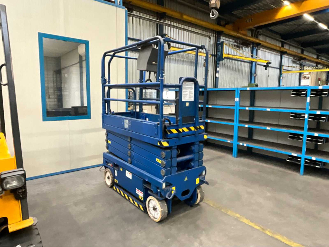 2009 UPRIGHT MX 19 SCISSOR LIFT - Plataforma elevadora: foto 4 2009 UPRIGHT MX 19 SCISSOR LIFT - Plataforma elevadora: foto 4