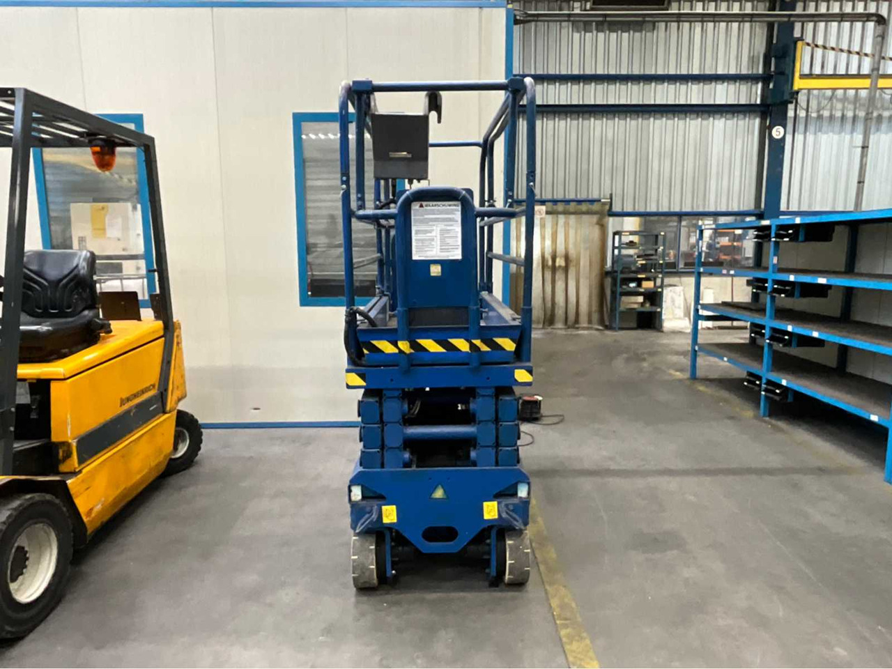 2009 UPRIGHT MX 19 SCISSOR LIFT - Plataforma elevadora: foto 3 2009 UPRIGHT MX 19 SCISSOR LIFT - Plataforma elevadora: foto 3