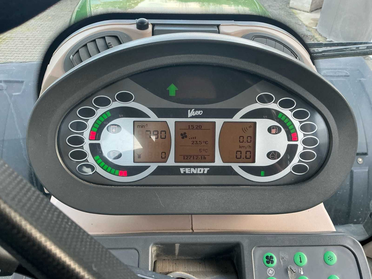 Tractor 2010 FENDT 930 VARIO ALL-WHEEL DRIVE FARM TRACTOR: foto 48 Tractor 2010 FENDT 930 VARIO ALL-WHEEL DRIVE FARM TRACTOR: foto 48