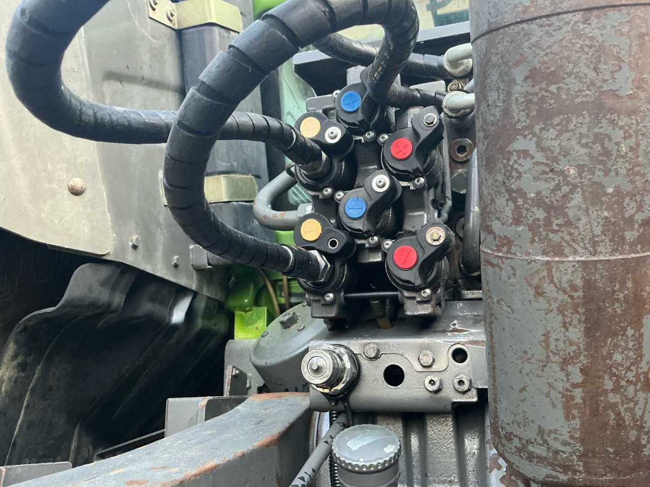 Tractor 2010 FENDT 930 VARIO ALL-WHEEL DRIVE FARM TRACTOR: foto 27 Tractor 2010 FENDT 930 VARIO ALL-WHEEL DRIVE FARM TRACTOR: foto 27