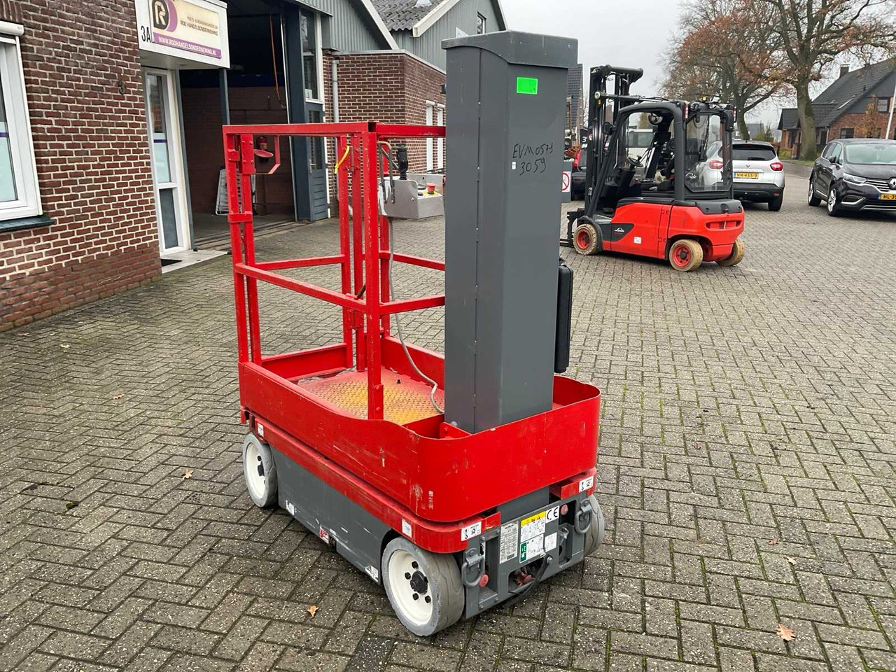 2013 SKYJACK SJ 12 AERIAL PLATFORM - Plataforma elevadora: foto 4 2013 SKYJACK SJ 12 AERIAL PLATFORM - Plataforma elevadora: foto 4