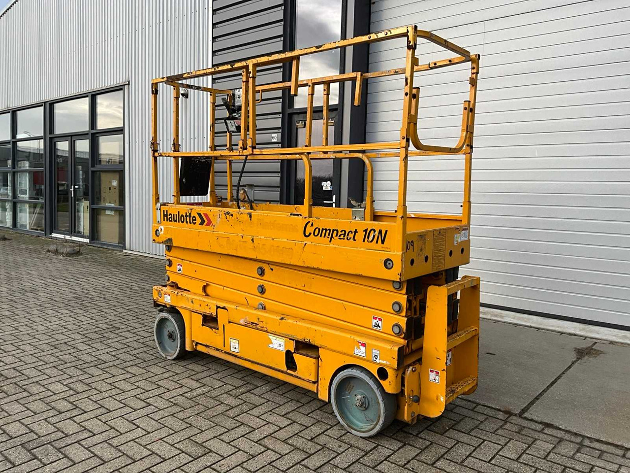 2015 HAULOTTE COMPACT 10 N AERIAL PLATFORM - Plataforma elevadora: foto 4 2015 HAULOTTE COMPACT 10 N AERIAL PLATFORM - Plataforma elevadora: foto 4