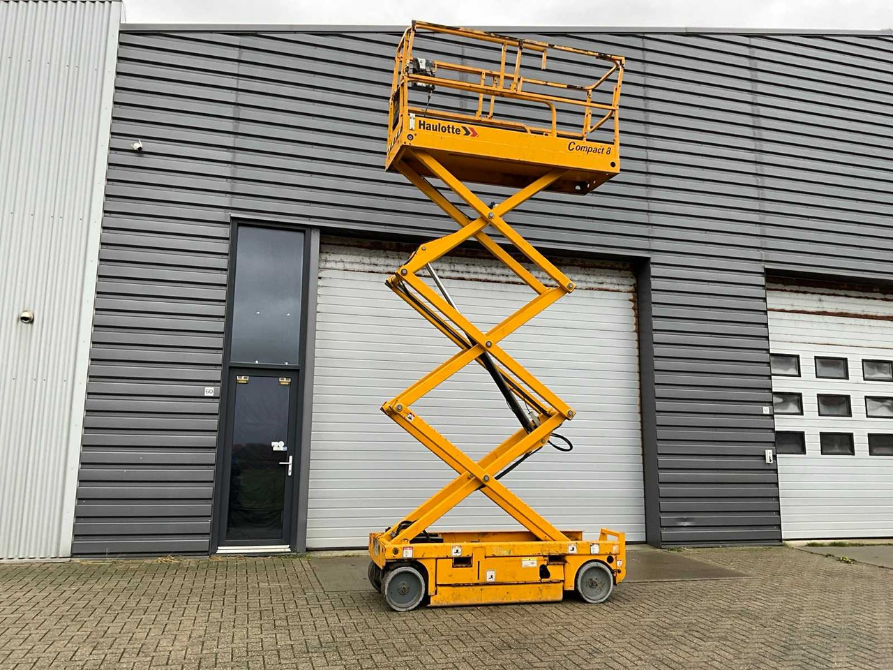 2015 HAULOTTE COMPACT 8 AERIAL PLATFORM - Plataforma elevadora: foto 5 2015 HAULOTTE COMPACT 8 AERIAL PLATFORM - Plataforma elevadora: foto 5