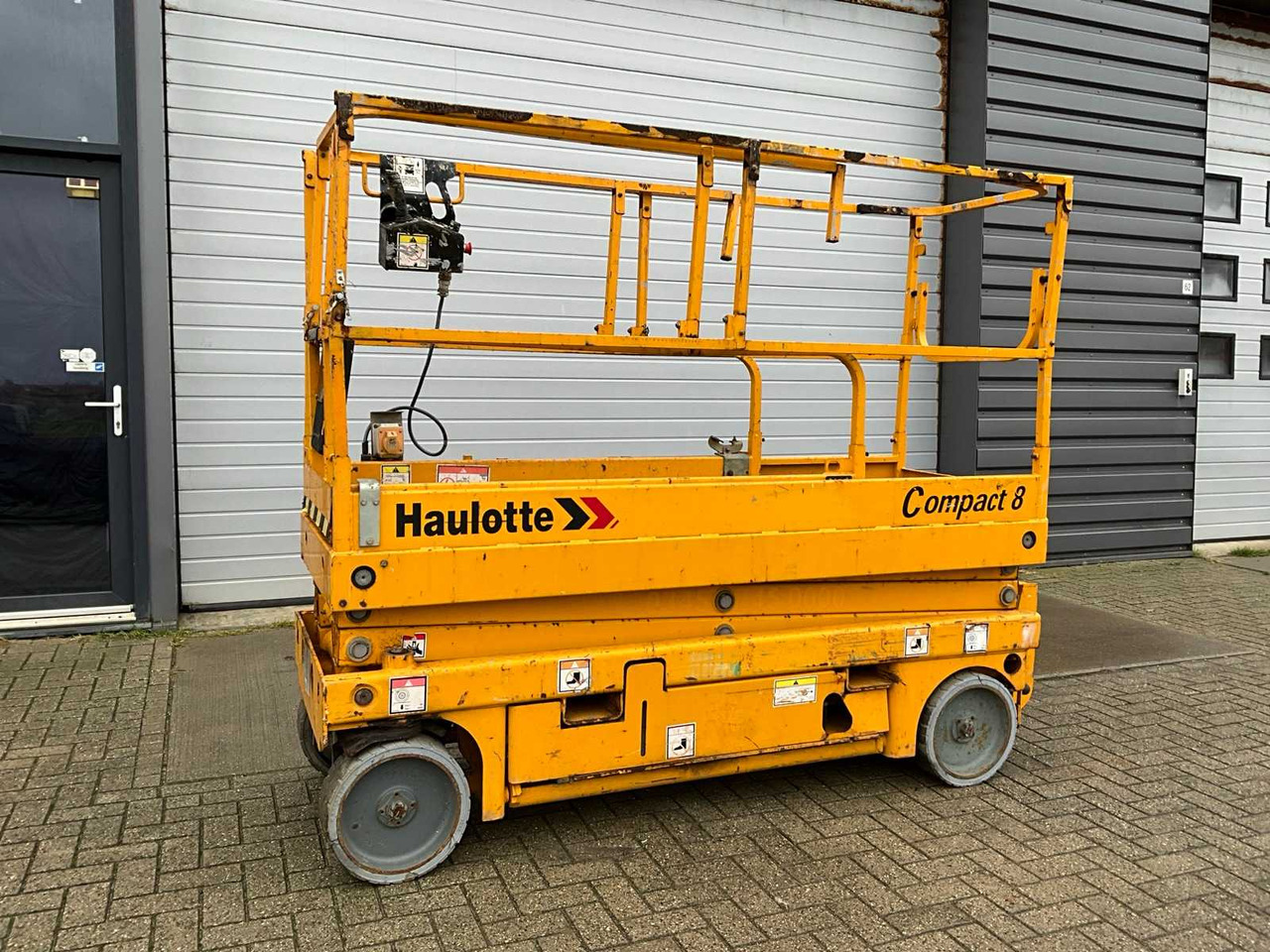 2015 HAULOTTE COMPACT 8 AERIAL PLATFORM - Plataforma elevadora: foto 1 2015 HAULOTTE COMPACT 8 AERIAL PLATFORM - Plataforma elevadora: foto 1