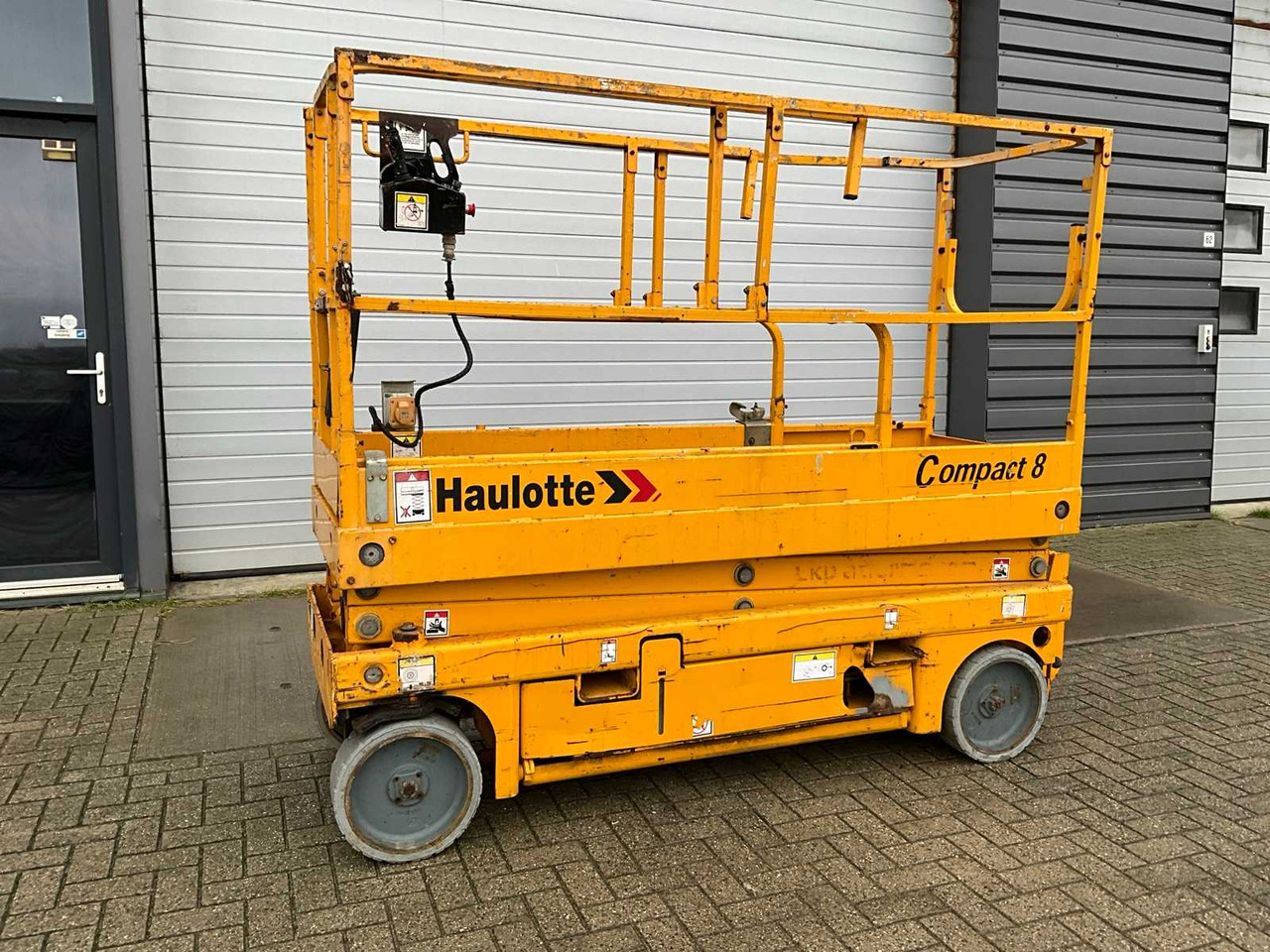 2015 HAULOTTE COMPACT 8 AERIAL PLATFORM - Plataforma elevadora: foto 1 2015 HAULOTTE COMPACT 8 AERIAL PLATFORM - Plataforma elevadora: foto 1