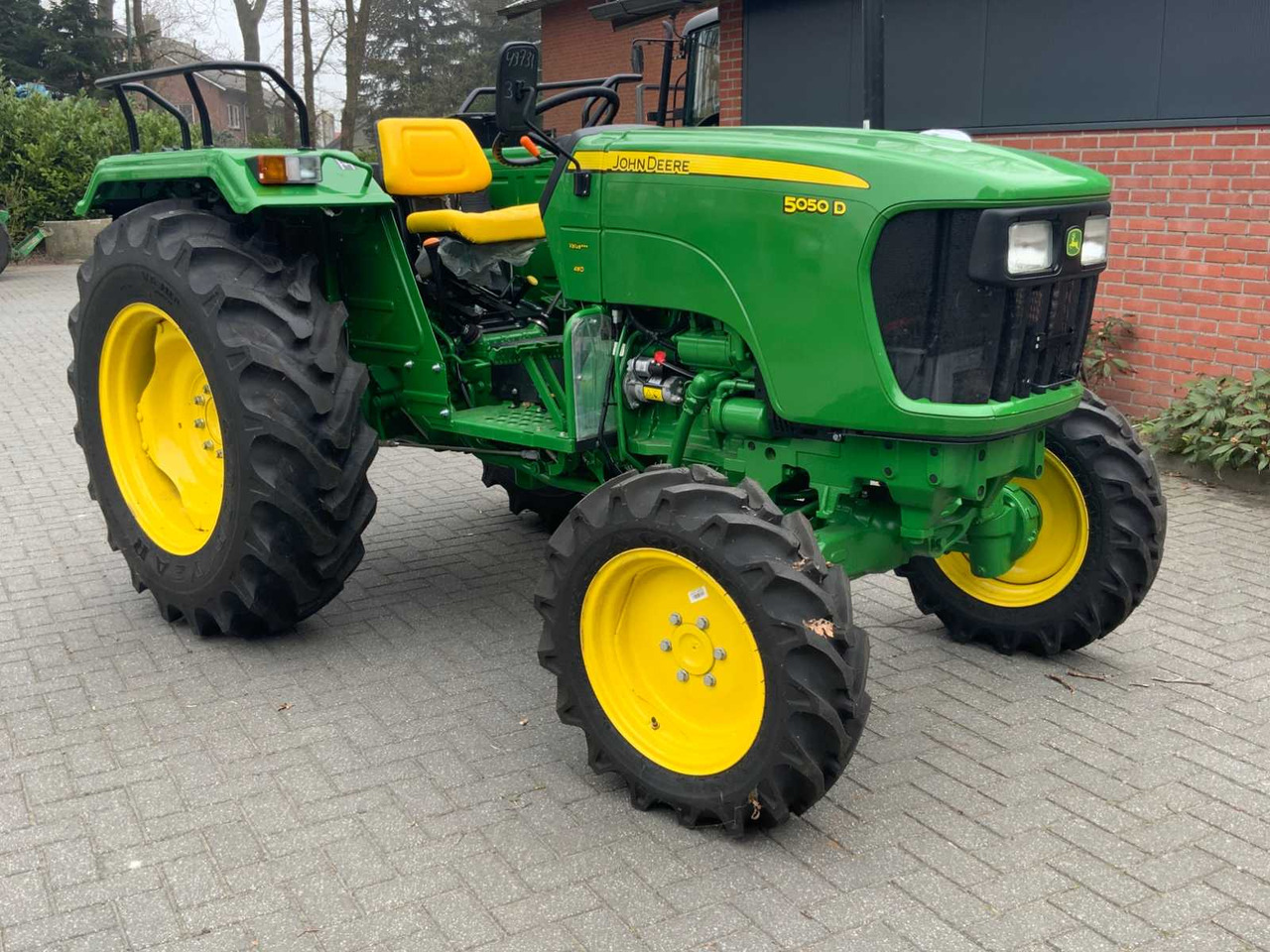 2022 JOHN DEERE 5050D ALL-WHEEL DRIVE FARM TRACTOR "UNUSED" - Tractor: foto 2 2022 JOHN DEERE 5050D ALL-WHEEL DRIVE FARM TRACTOR "UNUSED" - Tractor: foto 2