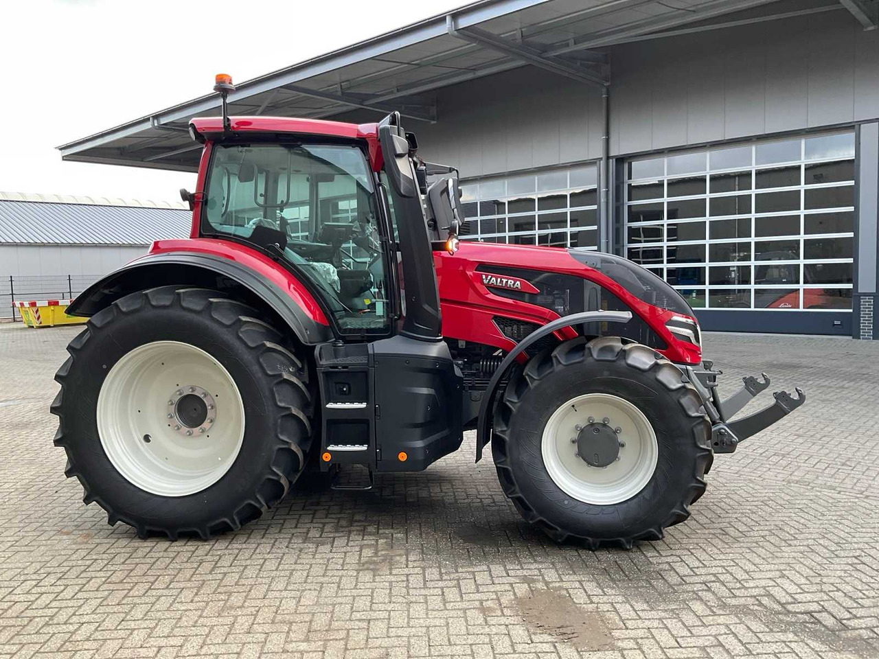 2024 VALTRA Q225 ALL-WHEEL DRIVE FARM TRACTOR - Tractor: foto 5 2024 VALTRA Q225 ALL-WHEEL DRIVE FARM TRACTOR - Tractor: foto 5