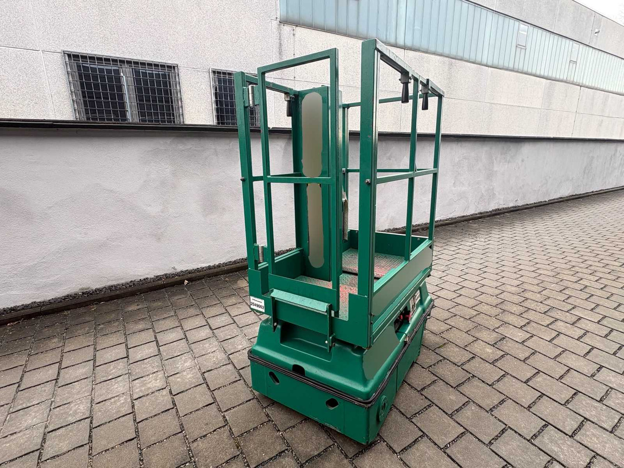 BRAVIISOL LUI M. S.I - AERIAL WORK PLATFORM / MAST LIFT (2010) - Plataforma elevadora: foto 4 BRAVIISOL LUI M. S.I - AERIAL WORK PLATFORM / MAST LIFT (2010) - Plataforma elevadora: foto 4