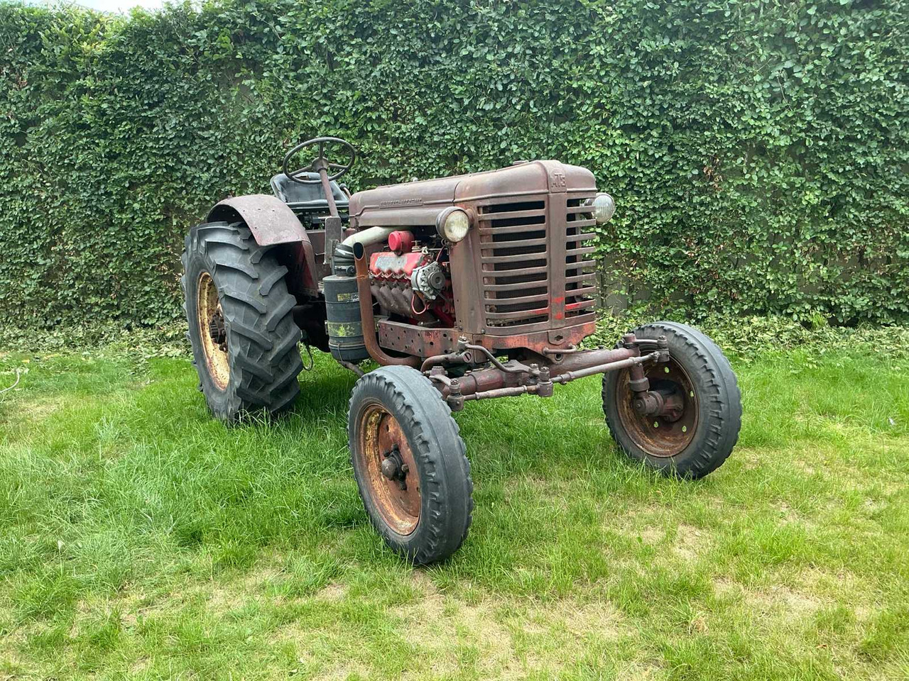 Belarus 600 - Tractor: foto 5 Belarus 600 - Tractor: foto 5