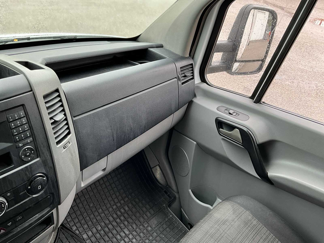 Camión MERCEDES-BENZ SPRINTER TRANSPORTER: foto 8