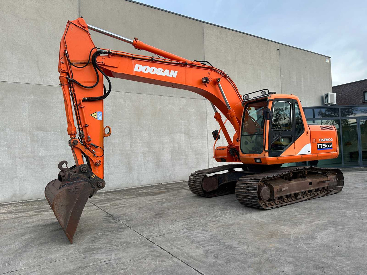 DOOSAN - 2005 - 175 LC-V - CRAWLER EXCAVATOR - Excavadora: foto 1 DOOSAN - 2005 - 175 LC-V - CRAWLER EXCAVATOR - Excavadora: foto 1