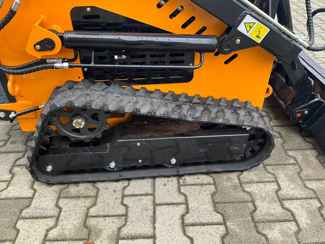 Minicargadora DPC HT-320: foto 15