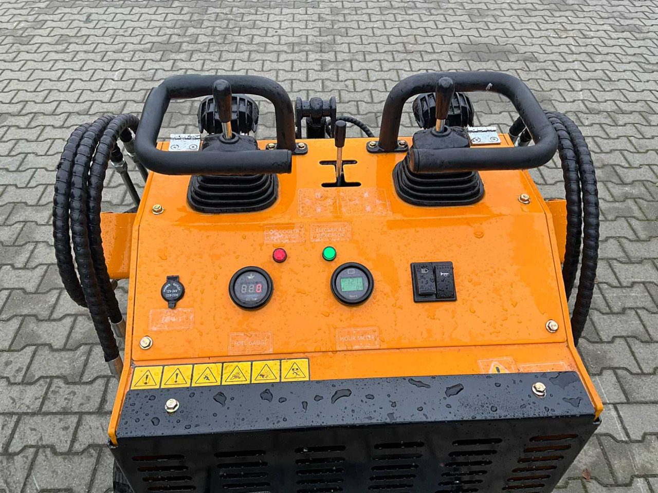 Minicargadora DPC HT-320: foto 12