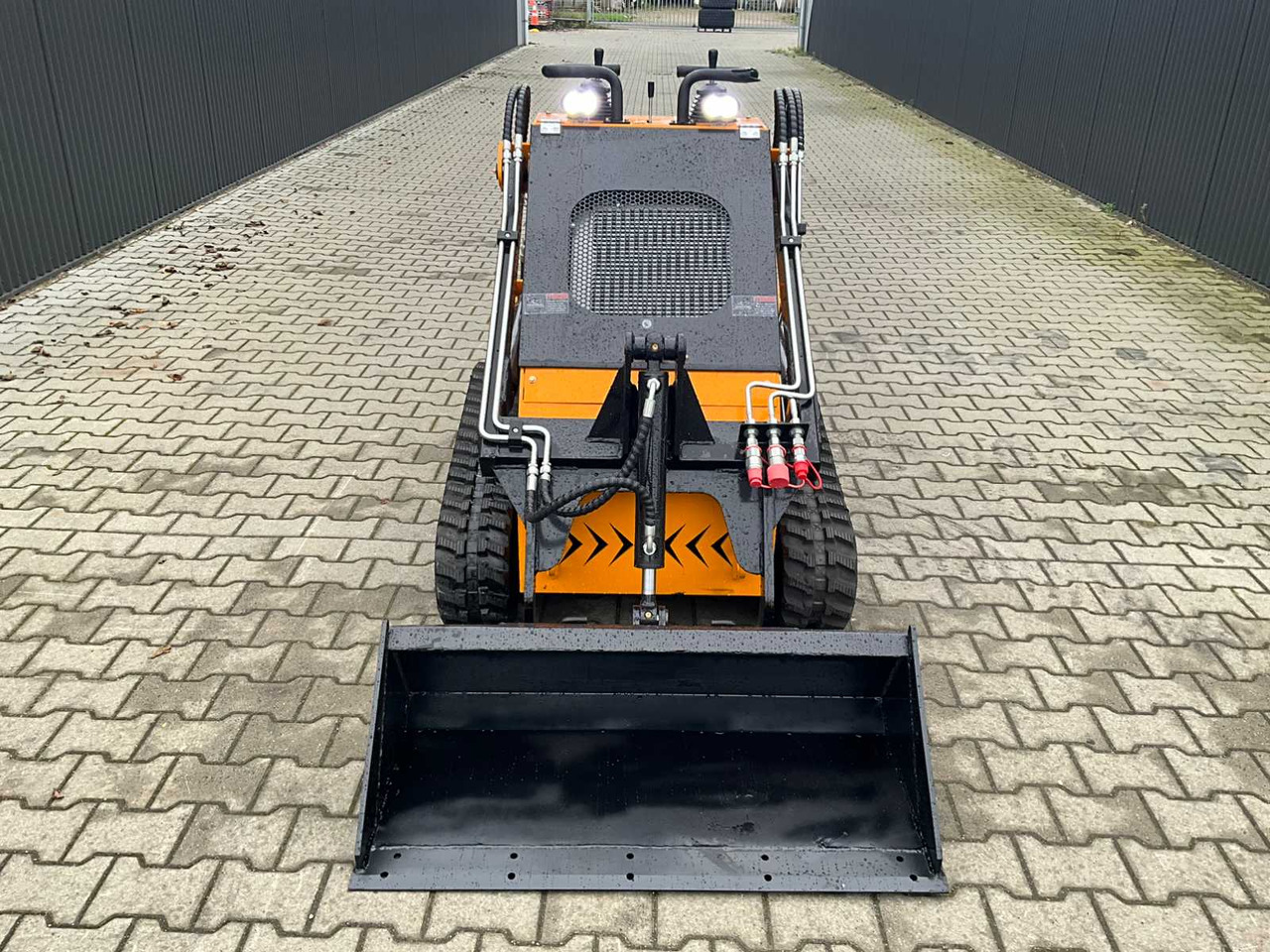 Minicargadora DPC HT-320: foto 10