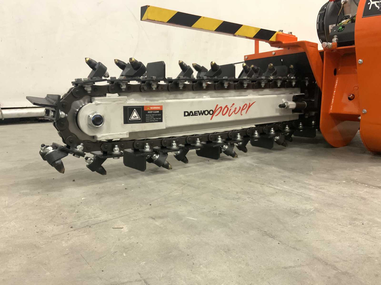 Daewoo DWFTR15-100 - Zanjadora: foto 4 Daewoo DWFTR15-100 - Zanjadora: foto 4