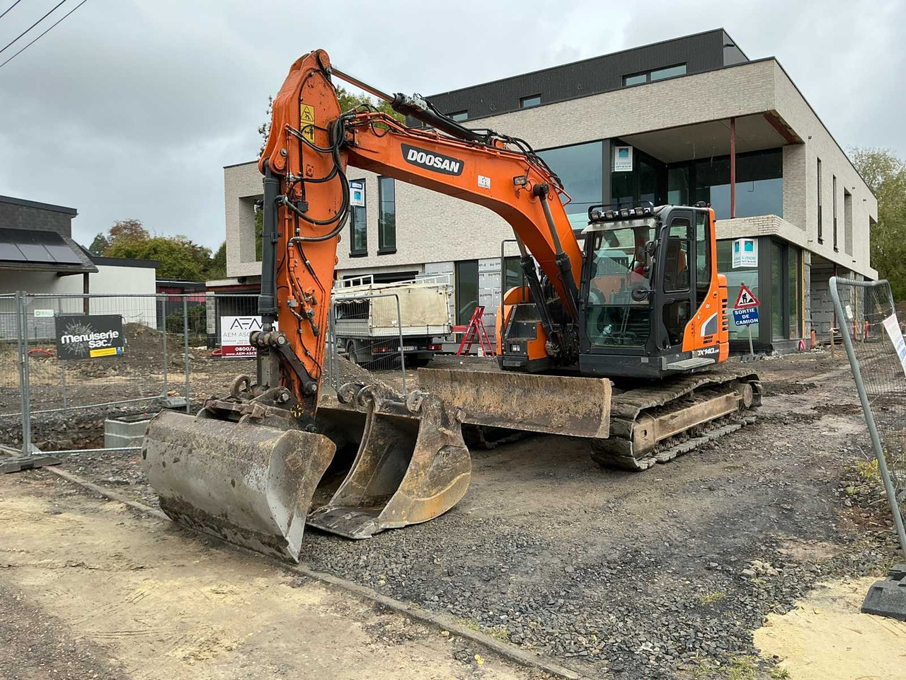Doosan Crawler excavator Dx140lcr - Excavadora de cadenas: foto 1 Doosan Crawler excavator Dx140lcr - Excavadora de cadenas: foto 1