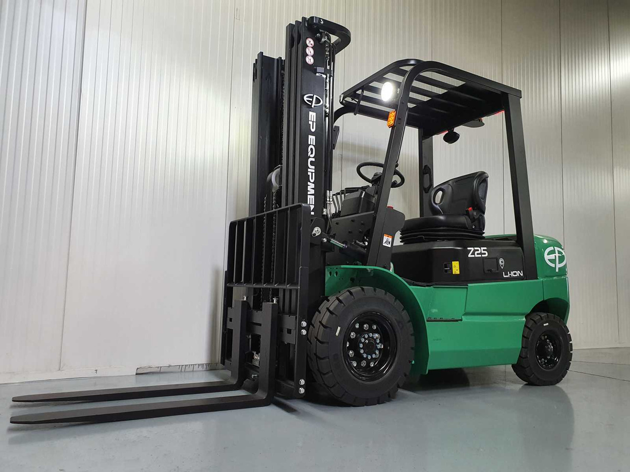 EP - EFXZ-251 - 4.8 METER PLYWOOD, LI-ION, FREE-LIFT, SIDE-SHIFT - FORKLIFT - Carretilla elevadora: foto 1 EP - EFXZ-251 - 4.8 METER PLYWOOD, LI-ION, FREE-LIFT, SIDE-SHIFT - FORKLIFT - Carretilla elevadora: foto 1