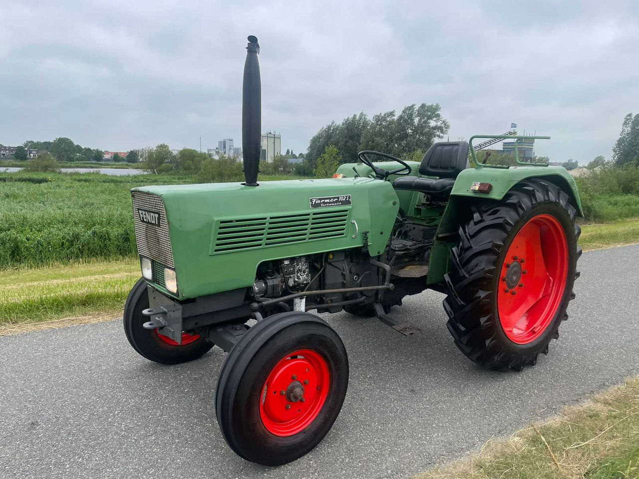 Fendt 102 S - Tractor: foto 1 Fendt 102 S - Tractor: foto 1
