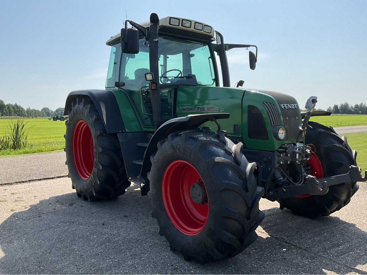 Fendt 2001 FENDT FAVORIT 716 VARIO ALL-WHEEL DRIVE FARM TRACTOR - Tractor: foto 4 Fendt 2001 FENDT FAVORIT 716 VARIO ALL-WHEEL DRIVE FARM TRACTOR - Tractor: foto 4