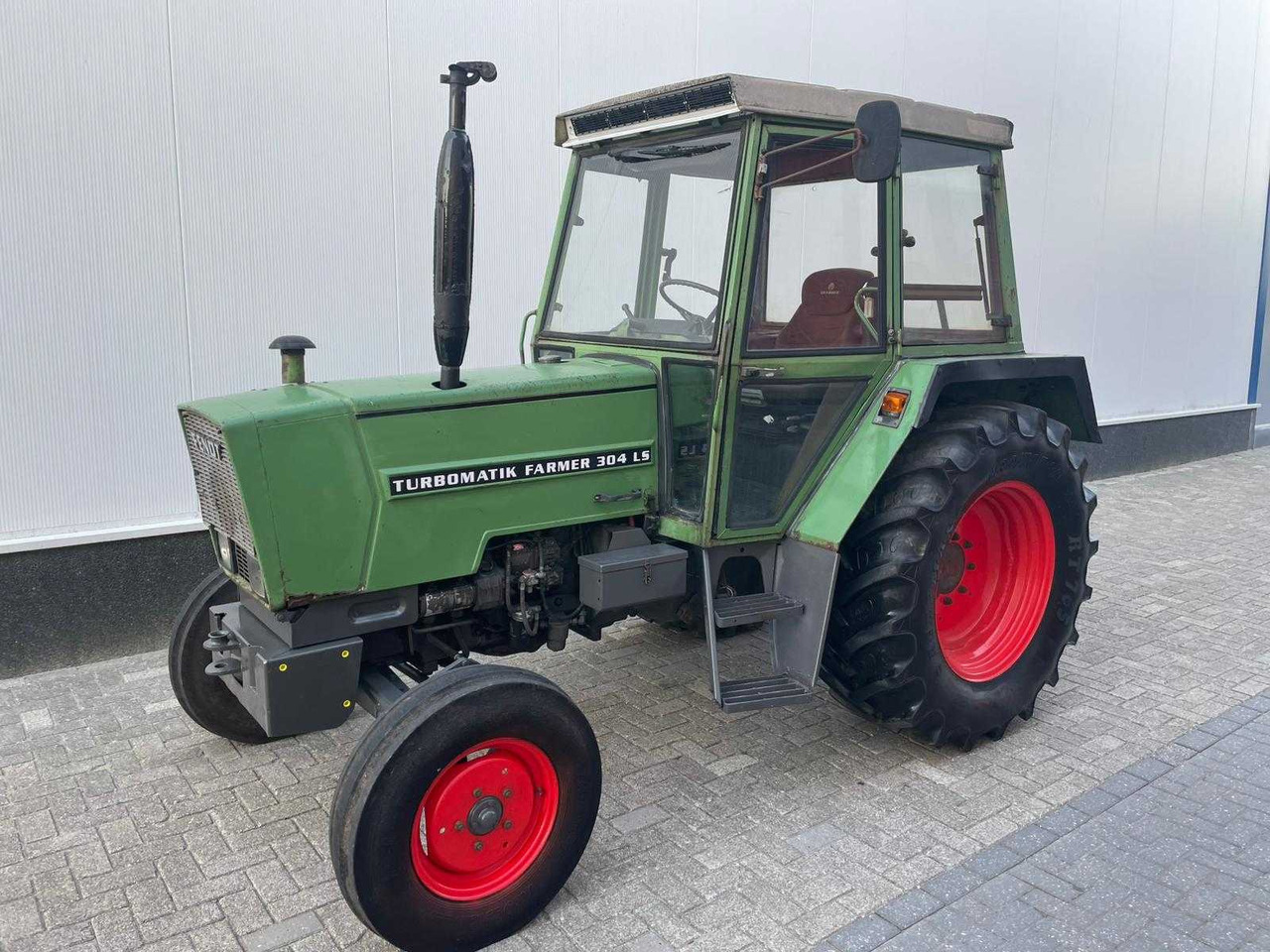 Fendt Farmer 304 - Tractor: foto 2 Fendt Farmer 304 - Tractor: foto 2