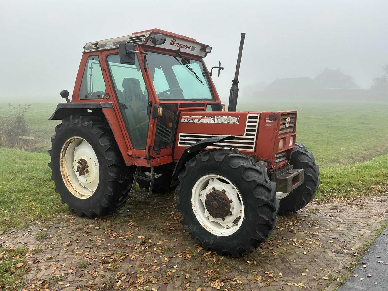 Fiat 1990 FIAT 70-90 DT ALL-WHEEL DRIVE FARM TRACTOR - Tractor: foto 3 Fiat 1990 FIAT 70-90 DT ALL-WHEEL DRIVE FARM TRACTOR - Tractor: foto 3