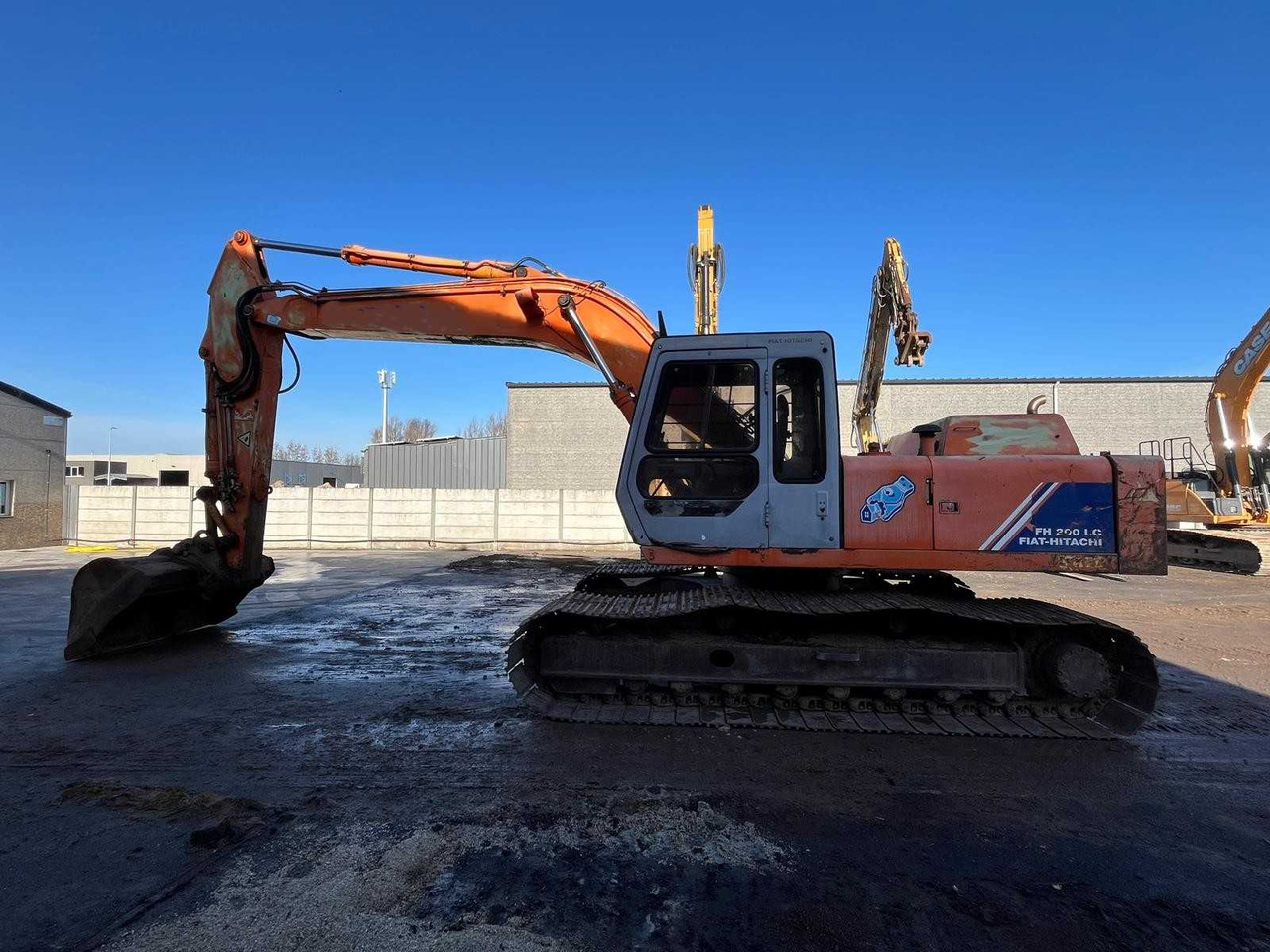 Fiat Hitachi FH 200 LC - Excavadora de cadenas: foto 1 Fiat Hitachi FH 200 LC - Excavadora de cadenas: foto 1