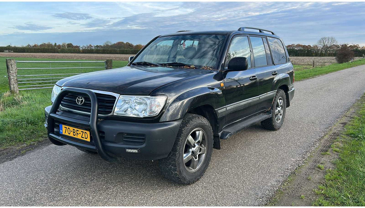 2002 4X4 TOYOTA LANDCRUISER 100 4.2 VX STANDARD ROOF WINDOW VAN - Furgoneta: foto 1 2002 4X4 TOYOTA LANDCRUISER 100 4.2 VX STANDARD ROOF WINDOW VAN - Furgoneta: foto 1