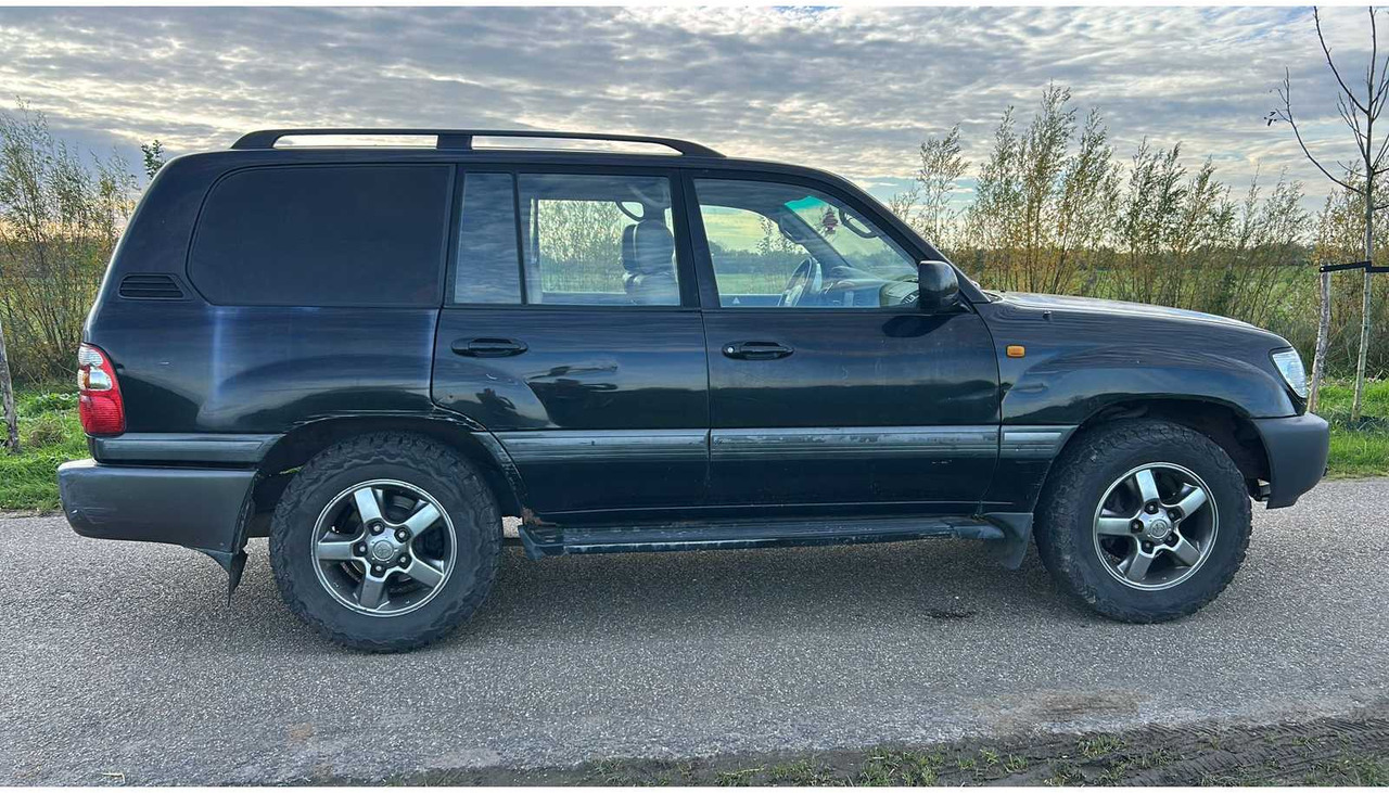 2002 4X4 TOYOTA LANDCRUISER 100 4.2 VX STANDARD ROOF WINDOW VAN - Furgoneta: foto 5 2002 4X4 TOYOTA LANDCRUISER 100 4.2 VX STANDARD ROOF WINDOW VAN - Furgoneta: foto 5