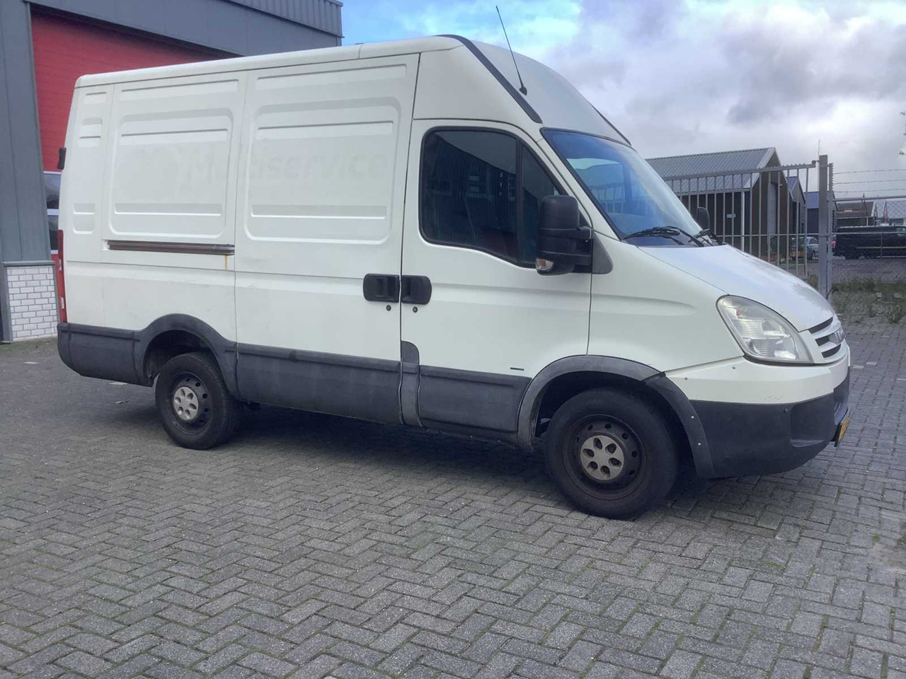 2007 IVECO DAILY 29 L 10V 300 H2 L COMMERCIAL VEHICLE - Furgoneta: foto 2 2007 IVECO DAILY 29 L 10V 300 H2 L COMMERCIAL VEHICLE - Furgoneta: foto 2