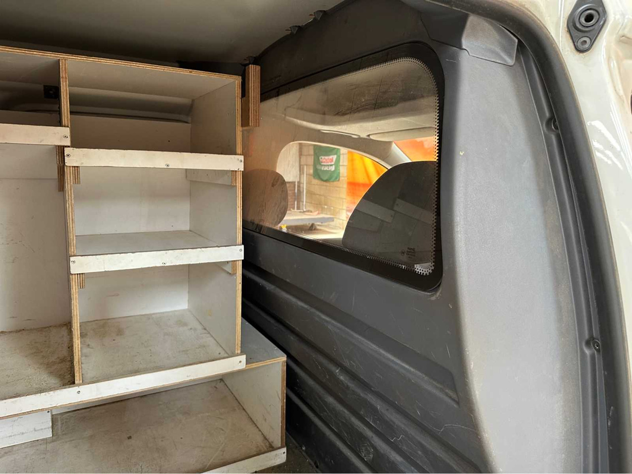 Furgoneta 2014 VOLKSWAGEN CADDY COMMERCIAL VEHICLE: foto 18 Furgoneta 2014 VOLKSWAGEN CADDY COMMERCIAL VEHICLE: foto 18