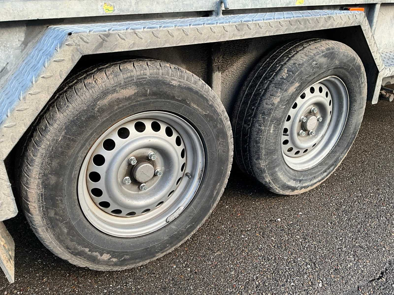 Furgoneta COMMERCIAL VEHICLE WITH TRAILER: foto 20